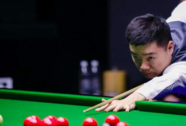 一场焦点比 一场焦点比